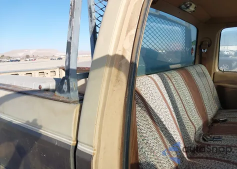 1988 Ford F250 from USA, damaged, VIN 1FTHF26H5JNB51074